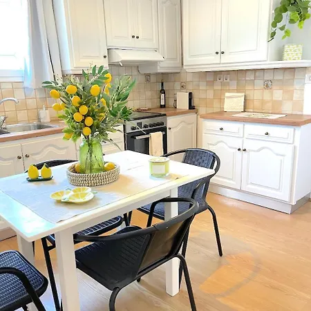 Lemon Tree House, Golden Διαμέρισμα Χρυσή Ακτή