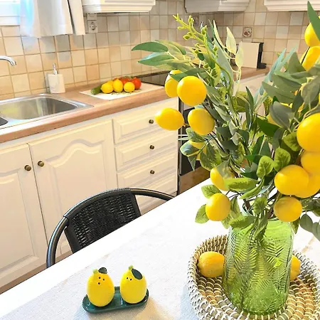 Lemon Tree House, Golden * Χρυσή Ακτή