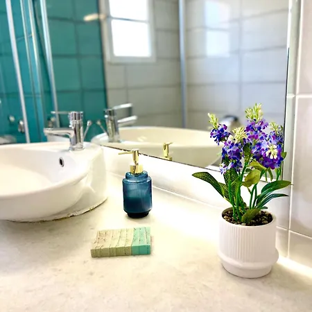 Lemon Tree House, Golden * Χρυσή Ακτή