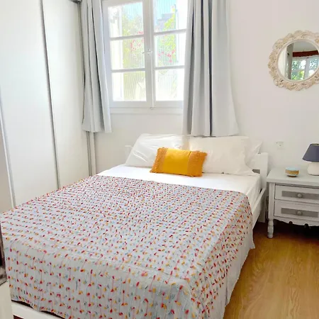 Lemon Tree House, Golden *