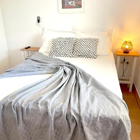 Lemon Tree House, Golden Apartment