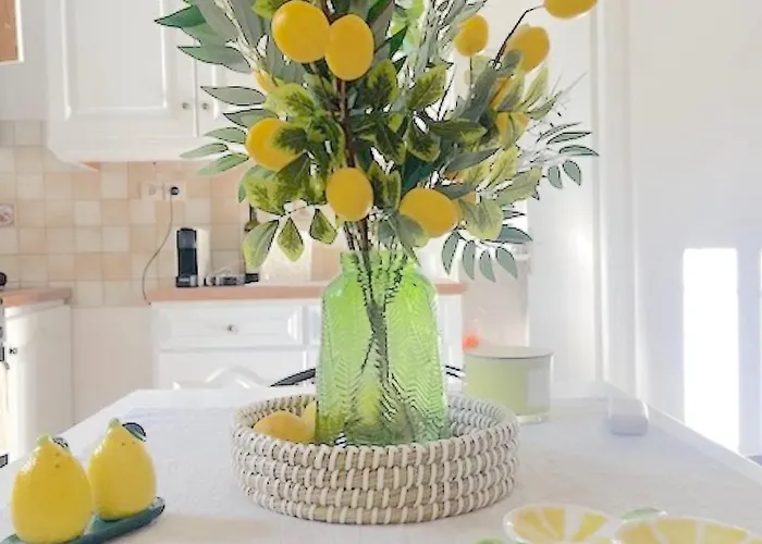 Lemon Tree House, Golden Apartment *