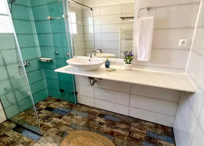 Lemon Tree House, Golden Apartment Chrisi Akti (Paros)