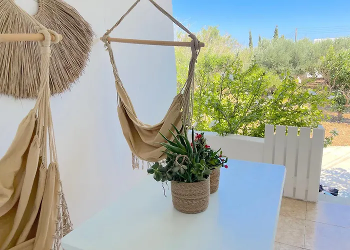 Lemon Tree House, Golden * Chrisi Akti (Paros)